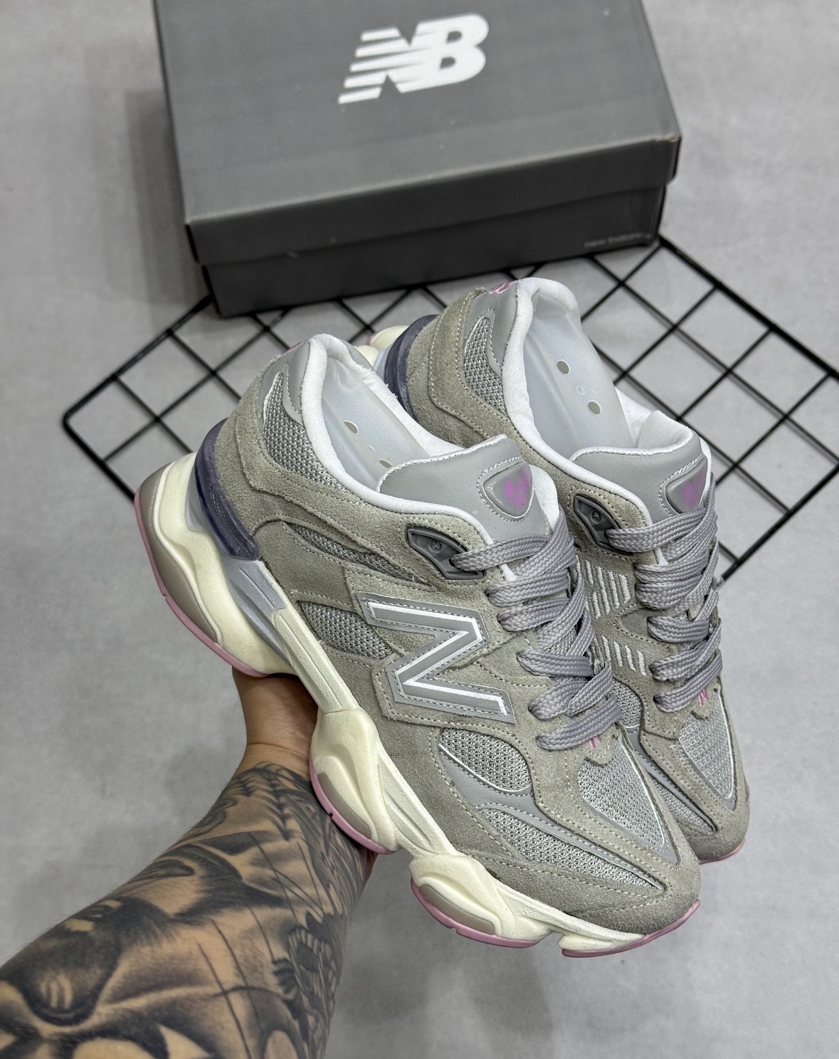 New Balance 9060 Cinza e Roxo / Lilás