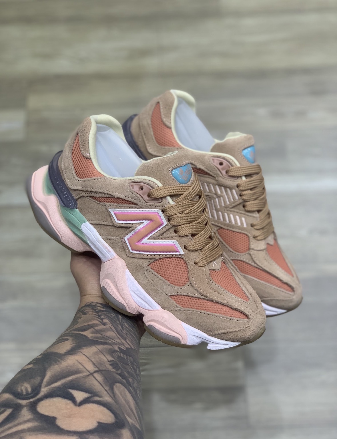 New Balance 9060 Rosa / Pêssego (Tons Pastel)