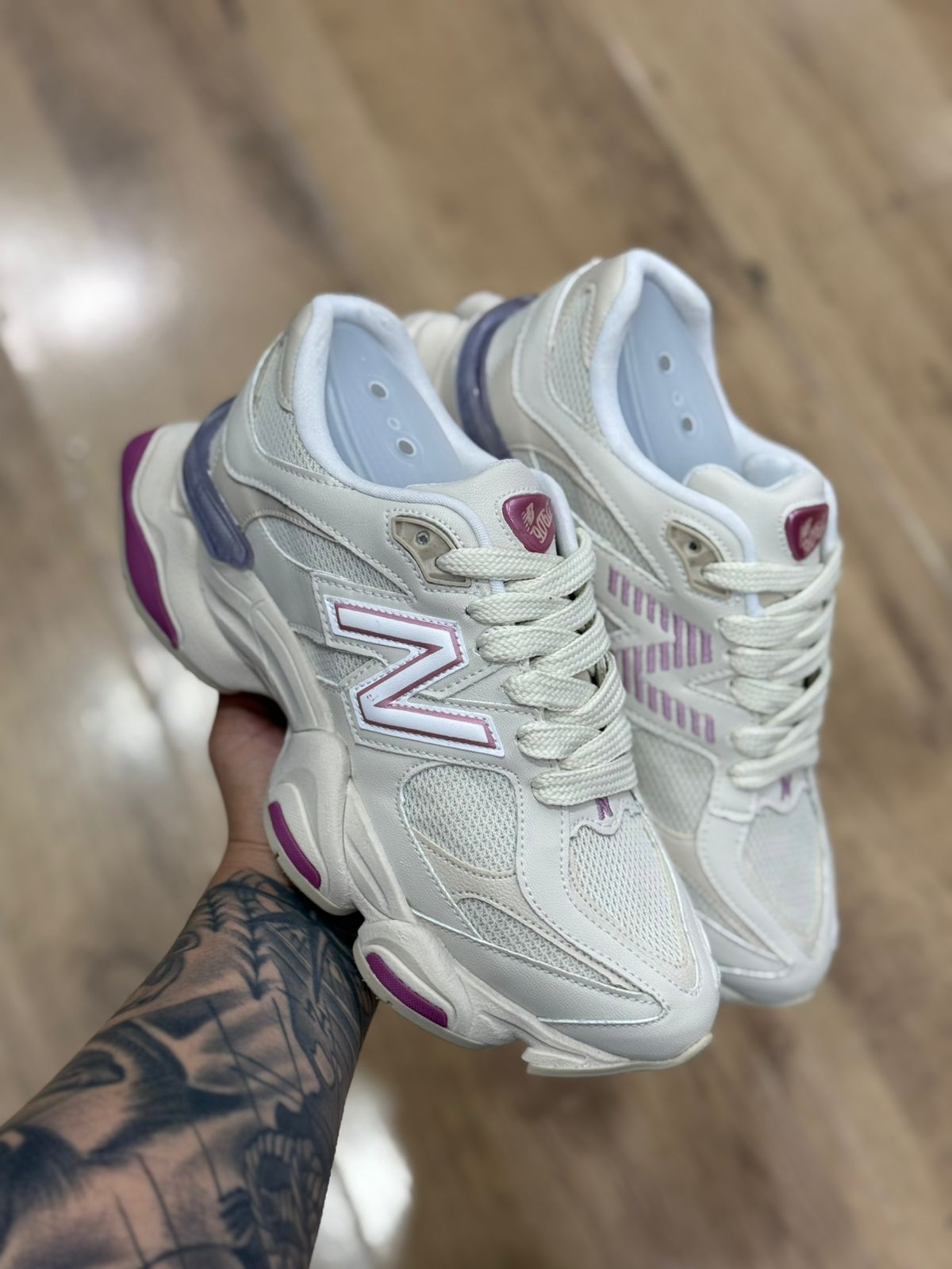 Tênis New Balance 9060 Off-White/Roxo