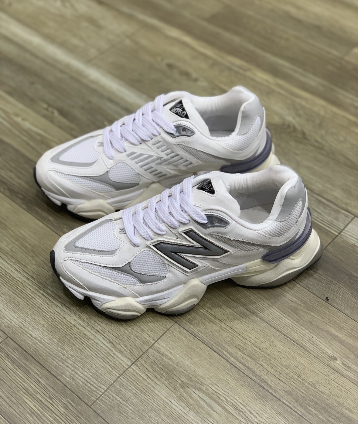 NB 9060 Branco / Cinza