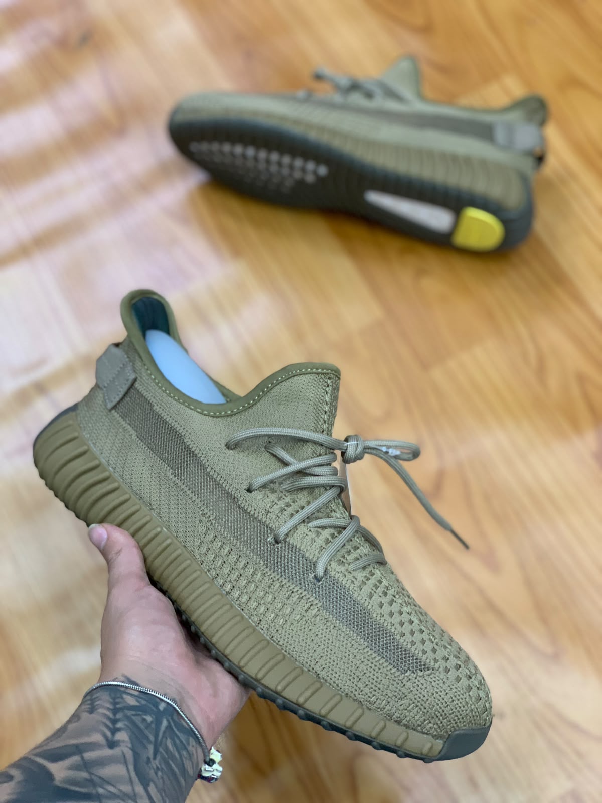 Tênis Yeezy Boost 350 V2 Verde Oliva