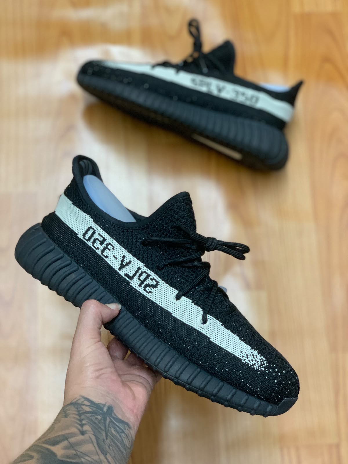 Tênis Yeezy Boost 350 V2 Preto e Branco "SPLY-350"